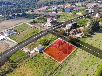 İNCESU’DA 885 M2 ARSA VE ABONELERİ YAPILI EV
