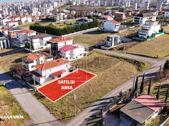 TV İSTASYON YOLUNDA DOKTORLAR SİTESİ BÖLGESİ ARSA