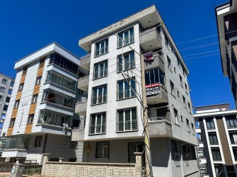 TRAMVAYA 2. SOKAKTA EŞYALI 1+1 SATILIK DAİRE