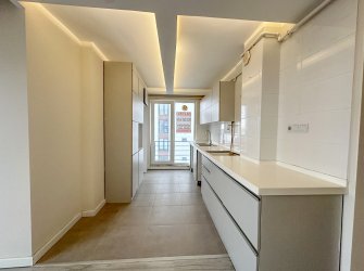 DENİZ MANZARALI TRAMVAYA YAKIN 2+0 KİRALIK DAİRE